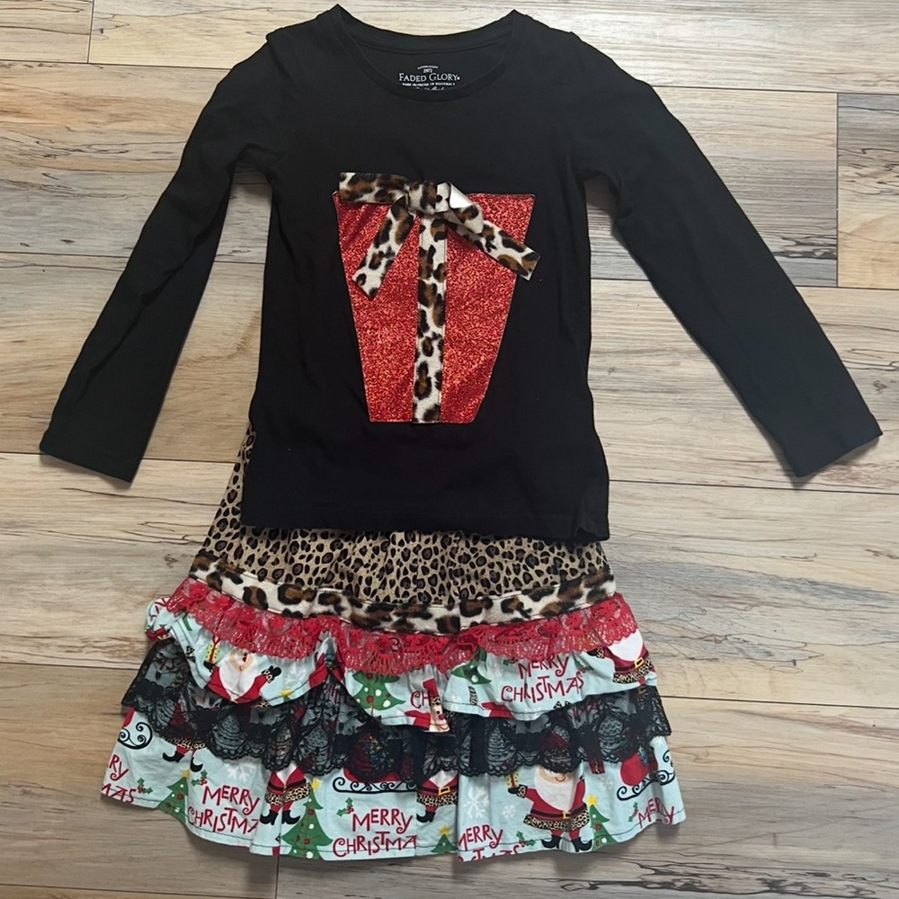 Sz 6 - Christmas Themed Outfit - Long-sleeved shirt with ruffled tier skirt